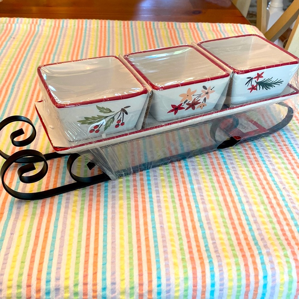 St. Nicholas Square Holiday Sleigh Dish Set - Red, Green, White - Picture 1 of 4